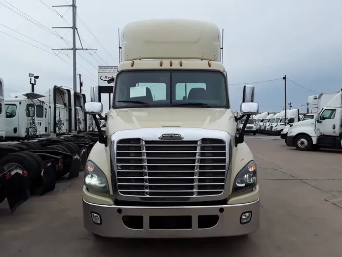 2016 FREIGHTLINER/MERCEDES CASCADIA 125e02b37120e90eb19cdc065a91ba867e8