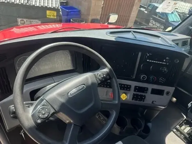 2022 Freightliner Cascadia