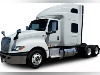 2023 International LT625