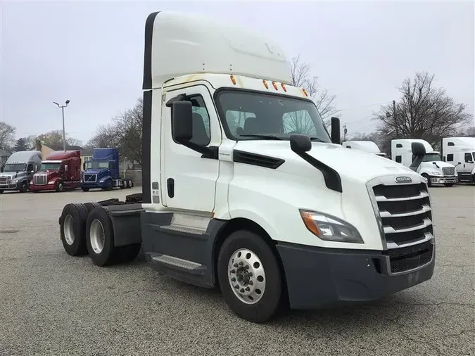 2020 FREIGHTLINER CA126