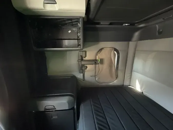 2020 FREIGHTLINER T12664ST