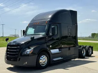 2021 FREIGHTLINER Cascadia 126