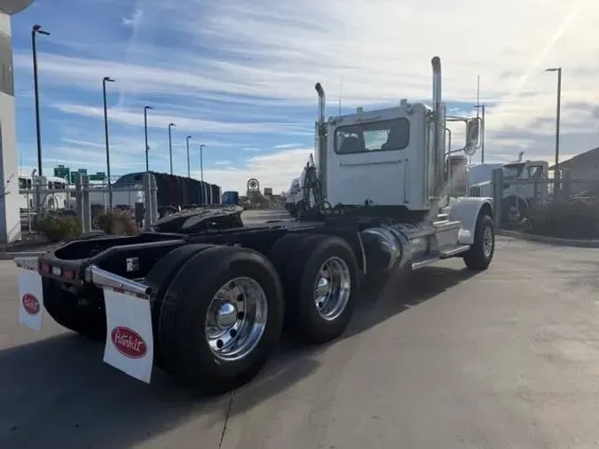 2020 Peterbilt 389