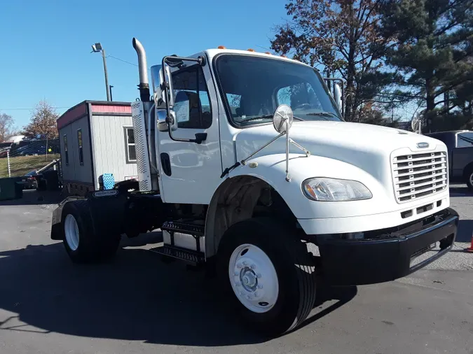 2017 FREIGHTLINER/MERCEDES M2 106