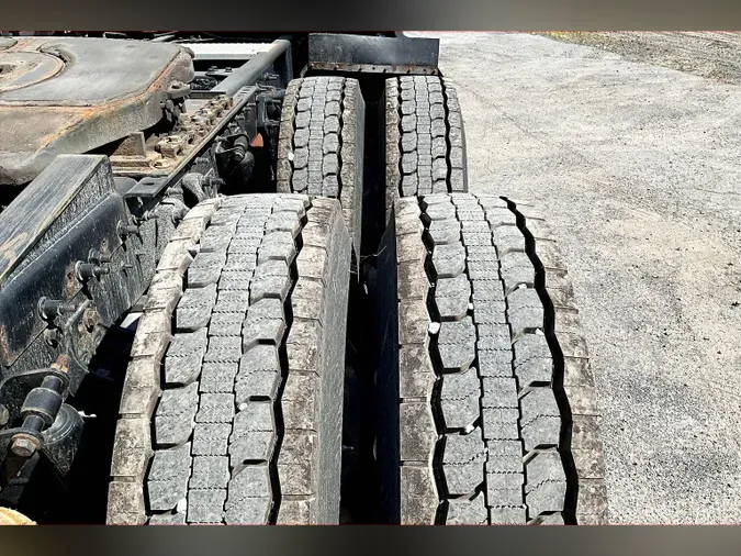 2022 INT LT625 6x4
