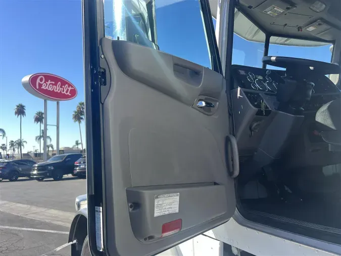 2018 Peterbilt 389