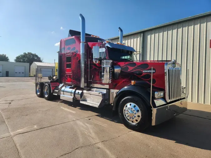 2021 Kenworth W900L