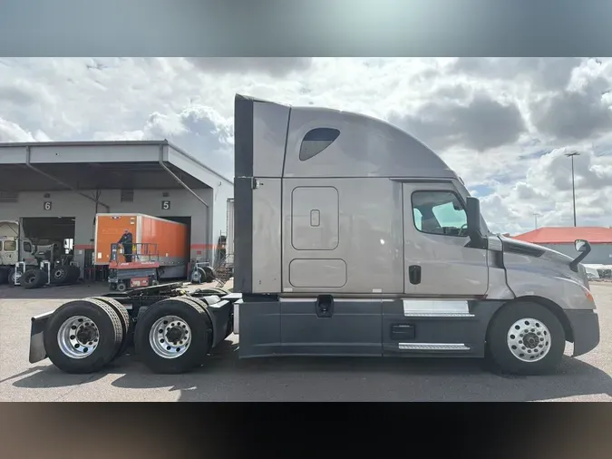 2025 Freightliner Cascadia 126e04ce740856d2e5798921c0907d41a47