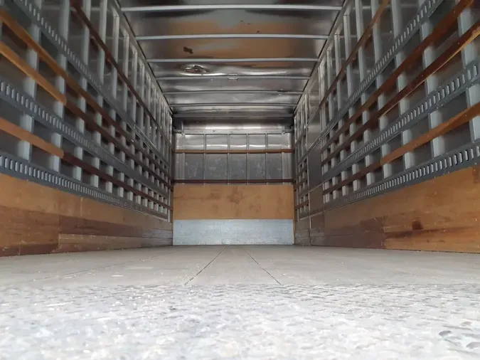 2018 FREIGHTLINER M2 106
