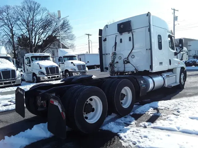 2020 FREIGHTLINER/MERCEDES CASCADIA 125e04ec8d58014319334af76997667d04a