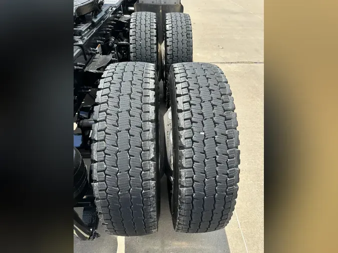 2025 Peterbilt 589e051109acbbd016d25f197305ec28dfe