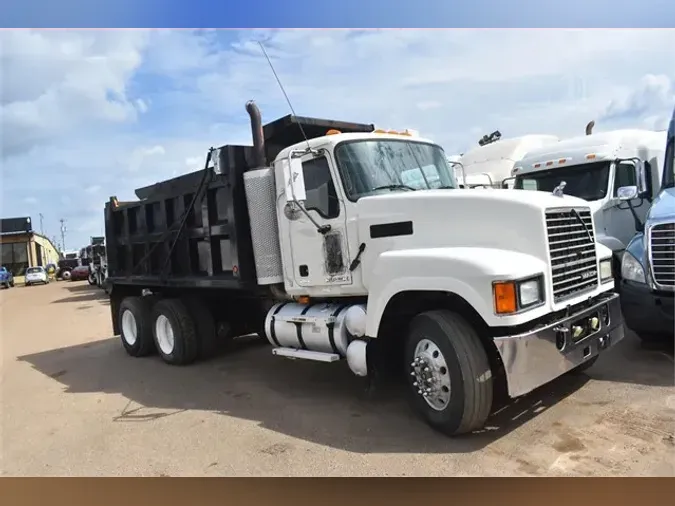 2009 MACK PINNACLE CHU613