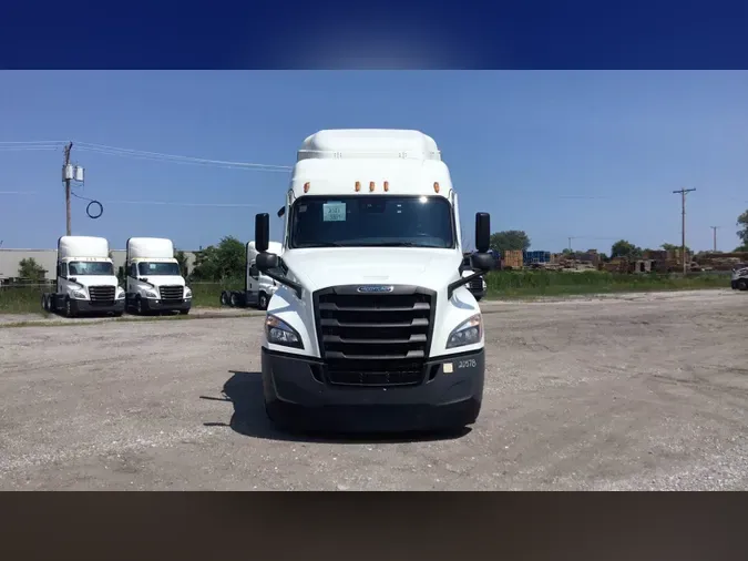2021 Freightliner Cascadia 126