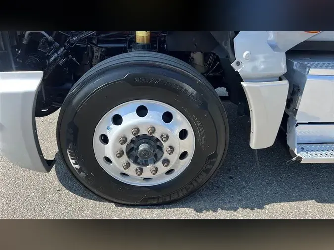 2021 INTERNATIONAL LT