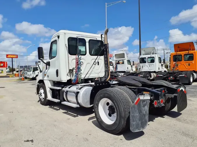 2019 FREIGHTLINER/MERCEDES CASCADIA 125