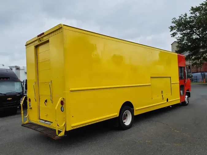 2016 FRTLR CUSTOM CHASSIS CORP MT55