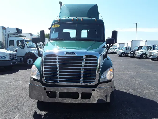 2016 FREIGHTLINER/MERCEDES CASCADIA 125