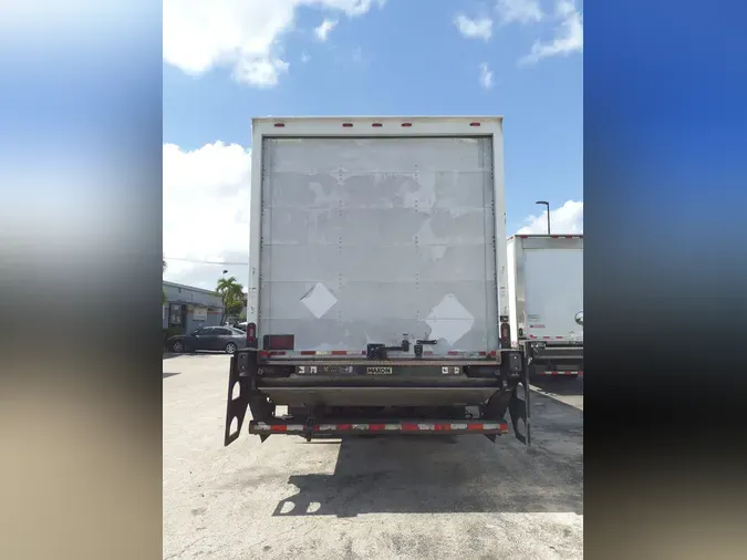 2018 FREIGHTLINER M2 106