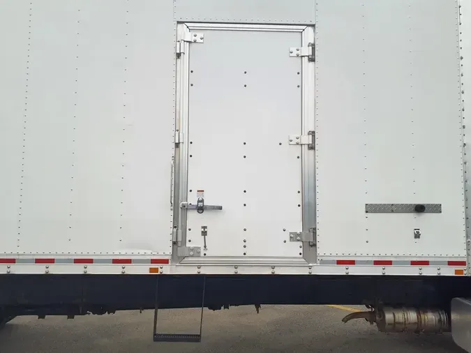2018 FREIGHTLINER/MERCEDES M2 106