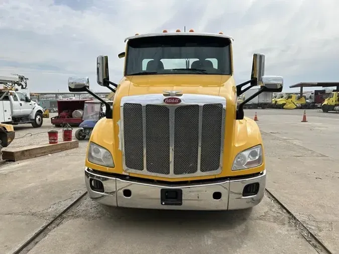 2017 PETERBILT 579