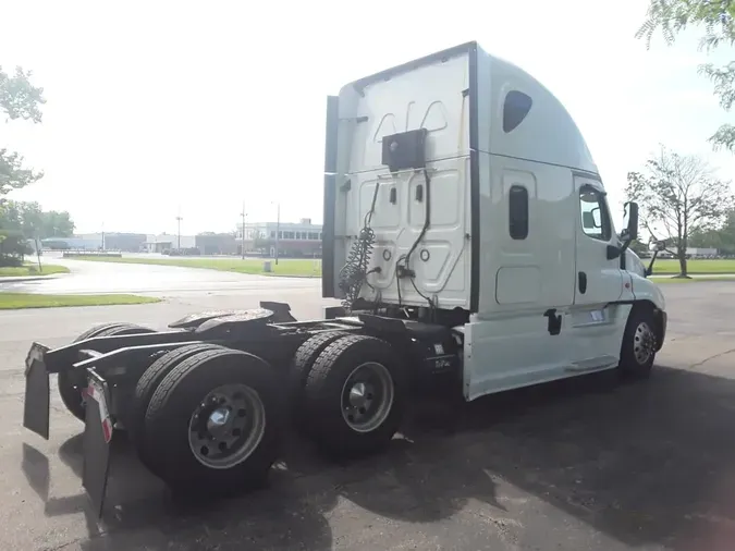 2020 FREIGHTLINER/MERCEDES CASCADIA 125e065f26de0e5a92f9845b3e0aa02a50c