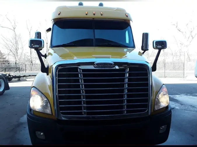 2020 FREIGHTLINER/MERCEDES CASCADIA 125