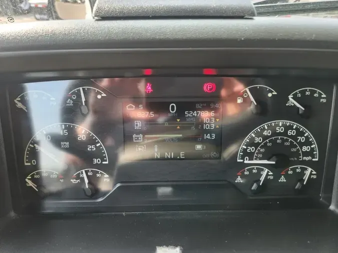 2020 VOLVO VNL64T760