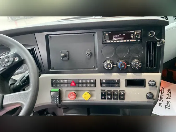 2022 Freightliner Cascadia 126