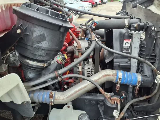 2019 FREIGHTLINER M2 106