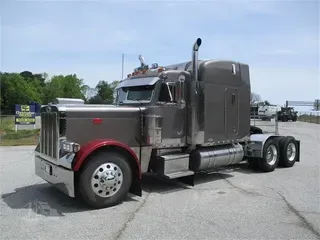 2002 PETERBILT 379