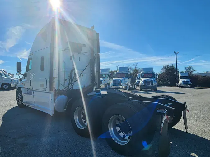 2018 FREIGHTLINER/MERCEDES CASCADIA 125