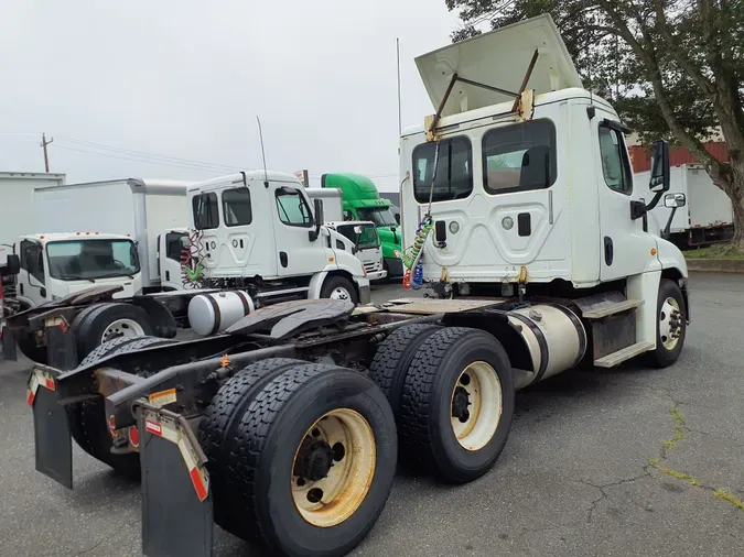 2016 FREIGHTLINER CASCADIA 125