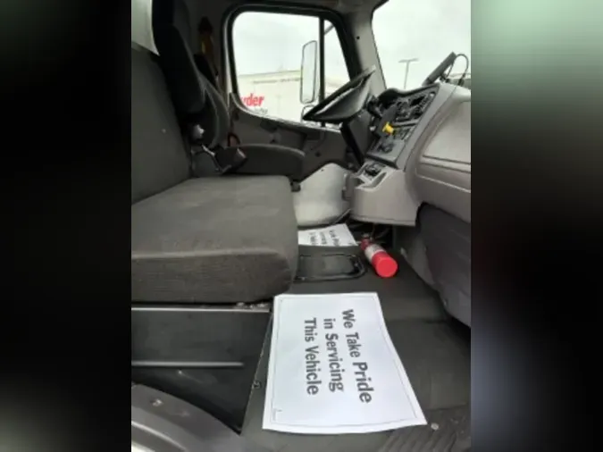 2020 FREIGHTLINER/MERCEDES M2 106