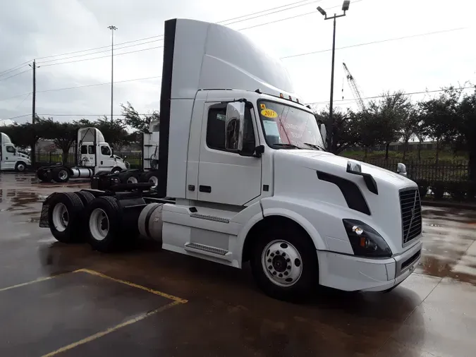 2017 VOLVO VNL64TRACTOR