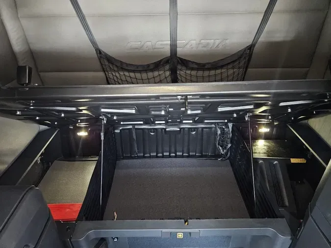 2021 FREIGHTLINER Cascadia 126