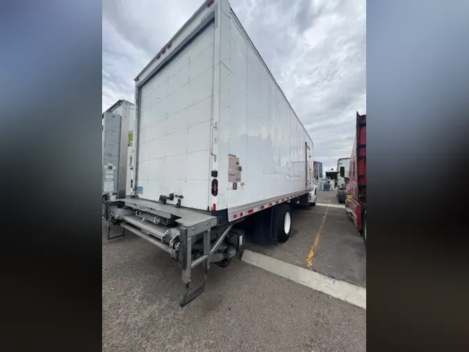 2018 FREIGHTLINER M2 106