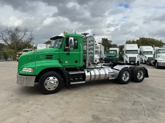 2018 MACK CXU613