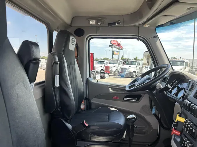 2020 Peterbilt 567