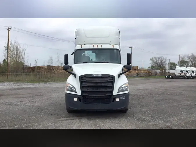 2019 Freightliner Cascadia 126