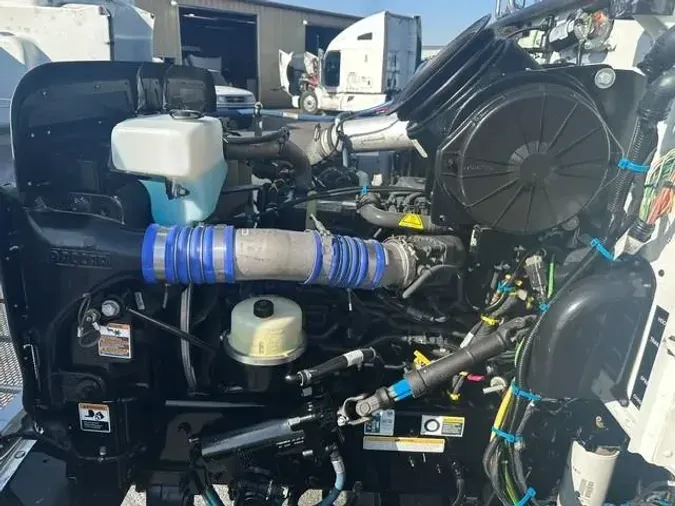2021 Peterbilt 337e07f4cd7ca482d91b17dbdace7af6a21