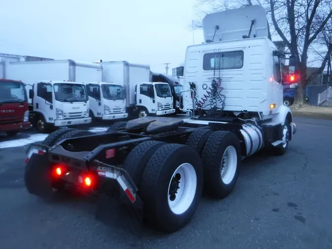 2019 VOLVO VNL