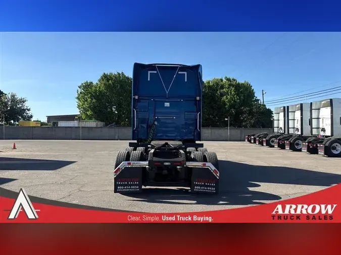 2023 VOLVO VNL760