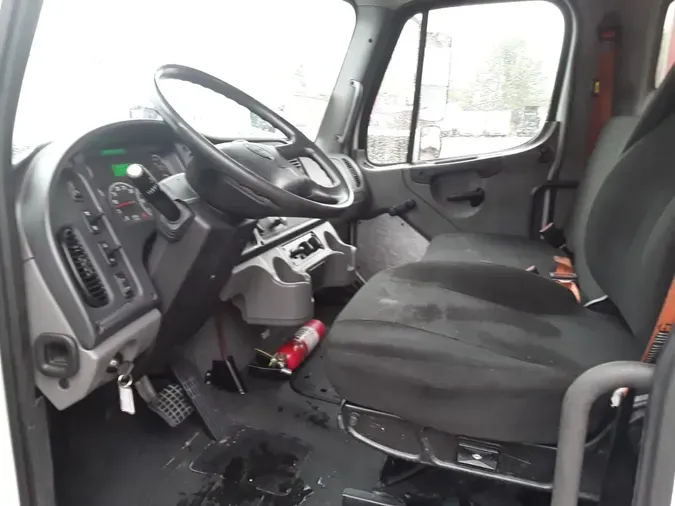2018 FREIGHTLINER M2 106