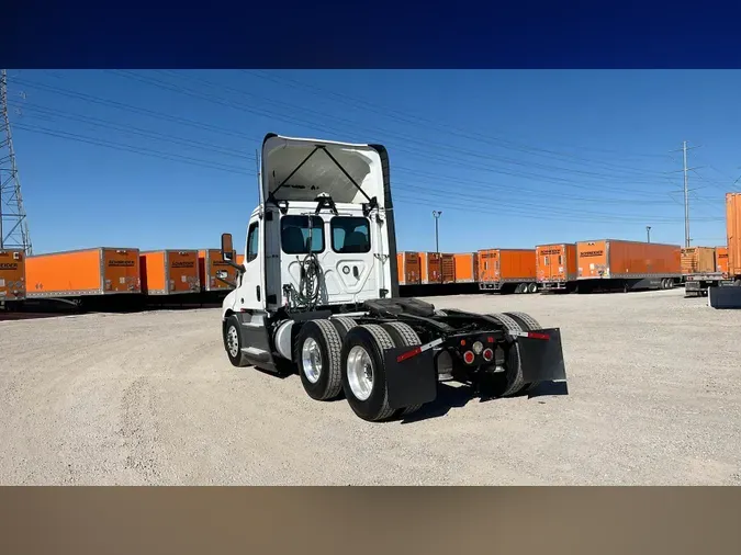 2020 Freightliner Cascadia 126e087b23b6dae9a7170c5893050ae083e