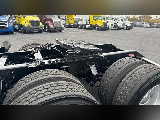 2021 VOLVO VNL860e089e14b26aaedd5c5754f88d6b25506