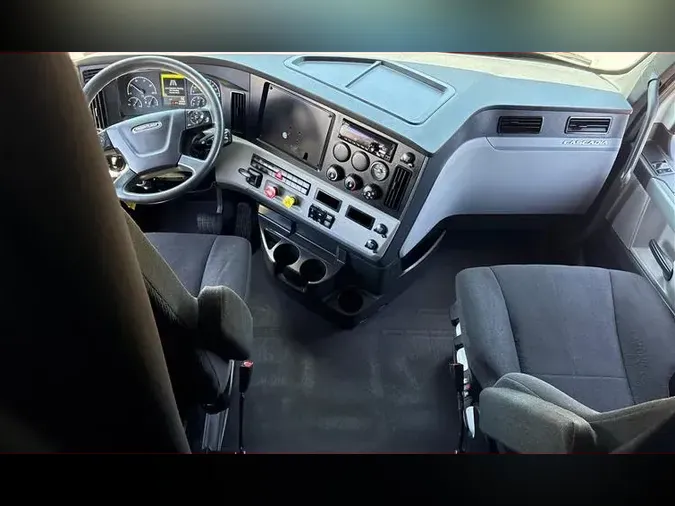 2020 FREIGHTLINER CA116