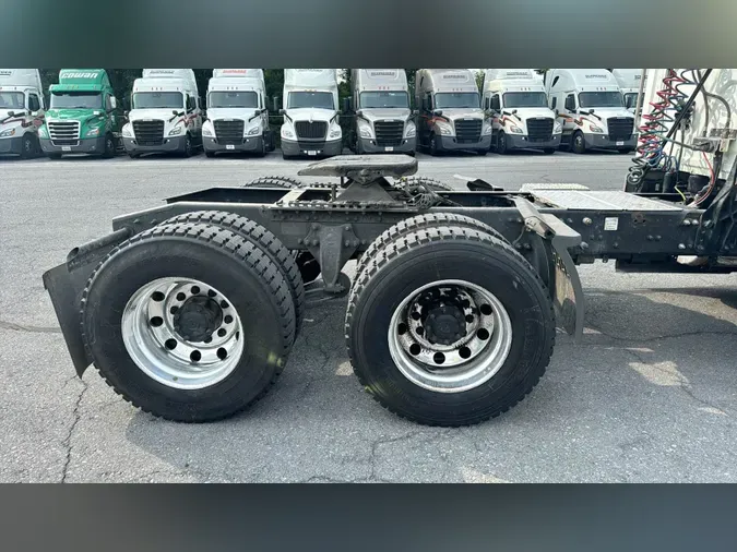 2021 Freightliner Cascadia 126