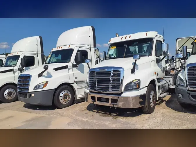 2020 FREIGHTLINER/MERCEDES CASCADIA 125e08dad86cc596c6c534ad90ebff0d858