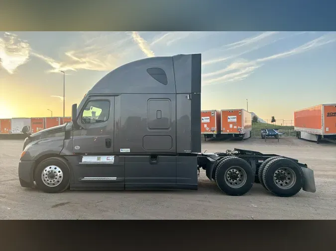 2022 Freightliner Cascadia