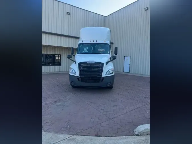 2020 Freightliner Cascadia